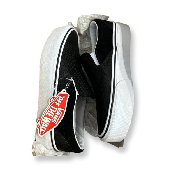 Vans Unisex 1.5” platform Classic Slip-On Embossed Suede Black/True White NIB - Picture 10 of 15